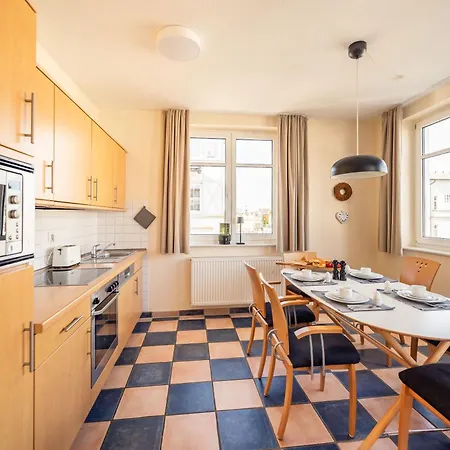 Hildegard-strandnähe - Balkon-im Zentrum Von 7 * Binz