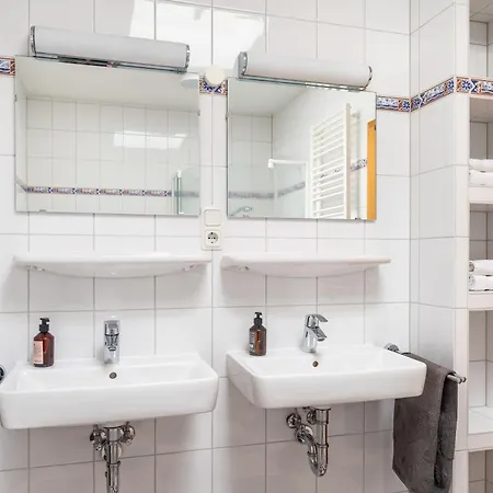 Hildegard-strandnaehe - Balkon-im Zentrum Von 7 Apartamento